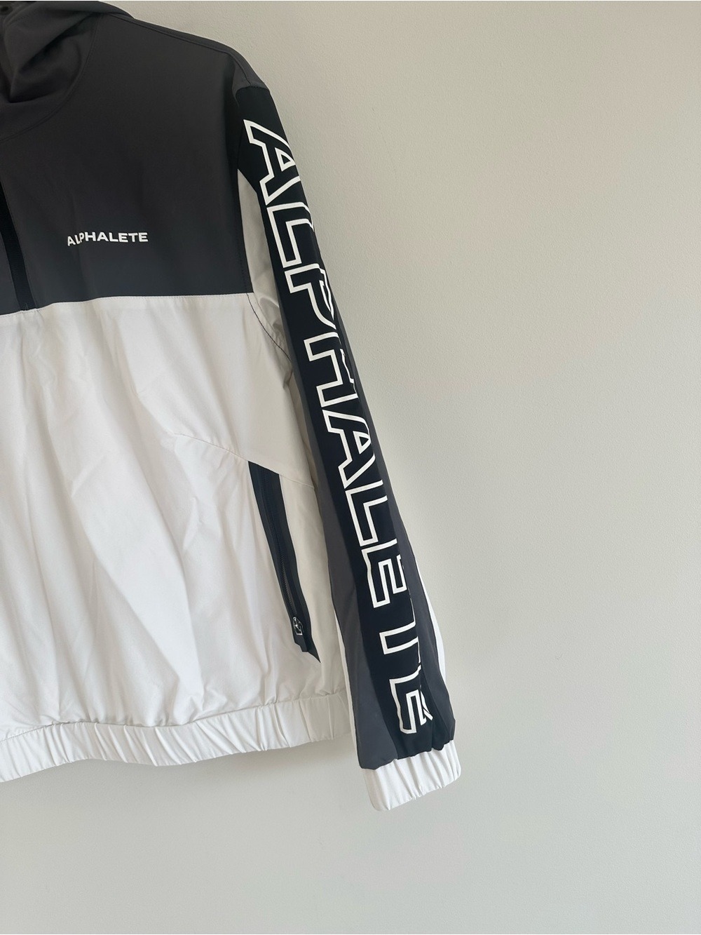 Alphalete Infinity Tech Jacket Size Small White Grey Windbreaker - Picture 7 of 10